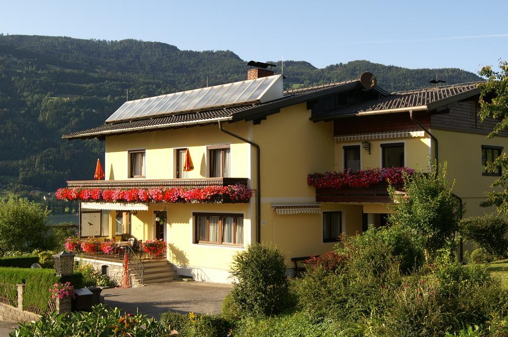 Gaestehaus Luise Осиах Екстериор снимка